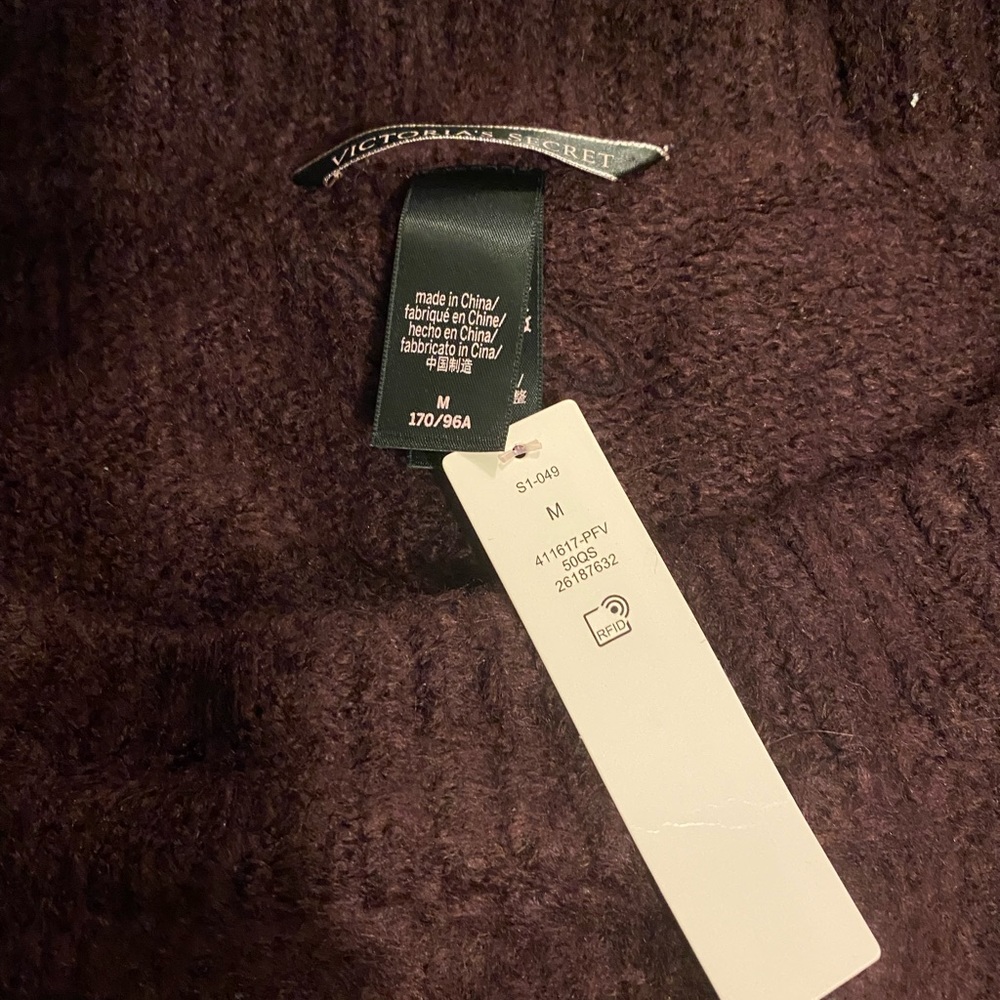 New Victoria secret sweater - Picture 3 of 3
